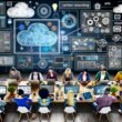 Diverse Kreativteams arbeiten in moderner, digital vernetzter Büroumgebung an Laptops und großen Touchscreens mit Dashboards und Content-Hub.