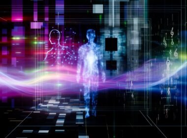 Düsterer Maschinenraum mit abstrahierten menschlichen Silhouetten, Neon-Datenströmen, Algorithmen und KI-Codefragmenten im Hintergrund