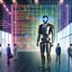 Humanoider Roboter in Business-Outfit zwischen Menschen im Großraumbüro, umgeben von digitalen LED-Wänden mit Code und Datenströmen; digitales Manifest schwebt im Hintergrund