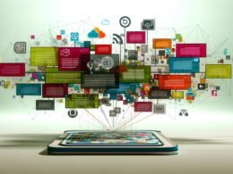 Dynamische Collage moderner Shortform-Inhalte mit Reels, Microblogs, Infografiken und FAQ-Boxen, verbunden auf einem cleanen, technologischen Interface mit API-, Cloud- und SEO-Icons im Hintergrund.