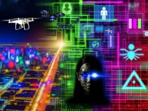 Futuristische Großstadt mit Neonlichtern und einer verhüllten Figur, deren Gesicht von Kamera-Pixeln fragmentiert ist, sowie auffälligen Daten- und KI-Elementen.
