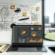 Moderner Schreibtisch im Büro mit Laptop, Data Dashboard, Monitor mit Data-Pipeline-Grafik und Whiteboard voller Datenmodell-Skizzen und Post-its.