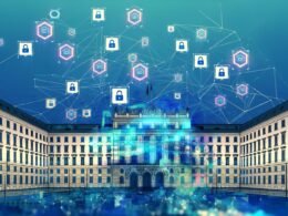 Transparente, moderne Illustration eines Regierungsgebäudes mit Blockchain-Netzwerk, digitalen Symbolen und Umrissen von Deutschland, Österreich und der Schweiz im Hintergrund.