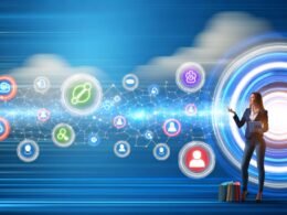 Dynamische Illustration eines Marketing-Teams vor vernetzten, futuristischen Datenströmen und Plattform-Icons, die den Wandel zu einem zentralen Daten-Hub zeigen