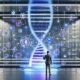 Futuristisches Labor mit Marketer im Mittelpunkt, umgeben von digitalem DNA-Strang und holografischen Datenströmen, unterstreicht die Verbindung von Echtzeitdaten und moderner Marketing-Technologie