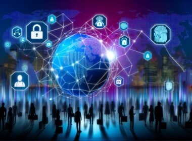 Futuristische Nacht-Stadt mit globalem Netzwerk, Menschen mit digitalen Wallets, stilisierte Weltkugel und Identitäts-Symbole in kühlen Blau- und Violetttönen.