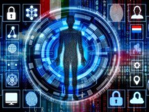 Futuristische Collage einer menschlichen Silhouette aus digitalen Daten, Avataren, Logins, biometrischen Mustern, Blockchain- und Cloud-Icons, Fingerabdruck, Passwörtern und Länder-Flaggen vor leuchtenden Codezeilen und Protokollsymbolen.