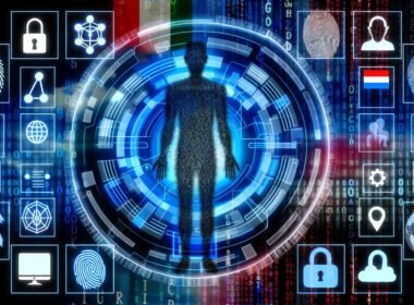 Futuristische Collage einer menschlichen Silhouette aus digitalen Daten, Avataren, Logins, biometrischen Mustern, Blockchain- und Cloud-Icons, Fingerabdruck, Passwörtern und Länder-Flaggen vor leuchtenden Codezeilen und Protokollsymbolen.