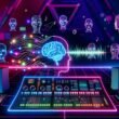 Futuristisches Soundstudio mit Neonlichtern, holographischen Interfaces, digitalen Avataren und einem neuronalen Netzwerk auf einem Audioarbeitsplatzbildschirm. Umgeben von stilisierten Gesichtern und dem leuchtenden SoundCloud-Logo im Hintergrund.