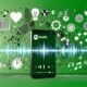 Illustration eines Smartphones mit geöffneter Spotify-App und pulsierenden Soundwellen, umgeben von Symbolen für Algorithmen, Playlists, Tageszeiten, Stimmungen und Standort auf grünem Hintergrund mit digitalen Vernetzungs- und Machine-Learning-Icons.