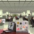 Junge Verwaltungsmitarbeiter in einem modernen Büro arbeiten an Laptops mit Linux-Aufklebern, umgeben von klassischen und digitalen Büroelementen, einer hebt eine Kaffeetasse mit 'Digital Souveränität'.