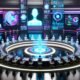 Futuristischer Plenarsaal mit Menschen, humanoiden Robotern und hologrammhaften KI-Avataren an einem beleuchteten runden Tisch, umgeben von digitalen Displays mit Blockchain-Logos und Datenströmen.