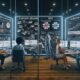 Digital-Marketing-Team arbeitet gemeinsam an großen Bildschirmen mit Content-Analysen und SEO-Grafiken in einem modernen Redaktionsbüro 2025.