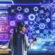 Digitalstratege analysiert gläsernes Blueprint-Board voller SEO-Diagramme, Cluster-Strategien und Analysedaten, umgeben von Laptops mit WordPress-Dashboards.