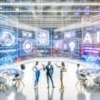 Futuristisches Büro: Diverse Marketingprofis analysieren KI-basierte Werbekampagnen an transparenten Displays mit holografischen Datenströmen und modernen Geräten.