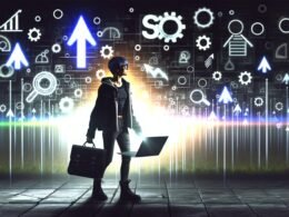 Entschlossene, geschlechtsneutrale Person mit Laptop, umgeben von modernen SEO-Icons, vor einem digitalen Google-SERPs-Feld mit düsterem Tech-Vibe.