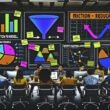 Junges, diverses Online-Marketing-Team analysiert digitale Daten auf großen Neon-Monitoren in einer modernen, energiegeladenen Loft-Umgebung.