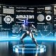 Titelbild mit hypermoderner, digitalisierter Amazon-Produktliste und einer halb Mensch, halb Roboter Figur, die mit Cyber-Werkzeug am Amazon-Logo arbeitet; umgeben von Datenströmen, Keywords und Analyse-Diagrammen im reinen Tech-Look.