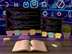 Moderner Schreibtisch mit zwei Computerbildschirmen voller HTML-Code, Sticky Notes mit SEO-Schlüsselwörtern, einer geöffneten SEO-Audit-Checkliste und subtilen Symbolen von Google, Bing und sozialen Medien im Hintergrund.
