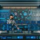Futuristische Kommandozentrale mit Marketer, der KI-gestützte Dashboards und Automatisierungstools für Google Ads, Meta und Programmatic verwaltet.