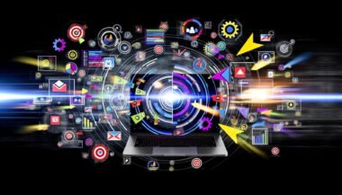 Collage mit Laptop, aus dem Diagramme, Werbebanner und Conversion-Pfeile herausströmen, umgeben von Social-Media-Icons und Automatisierungs-Symbolen auf dunklem Hintergrund