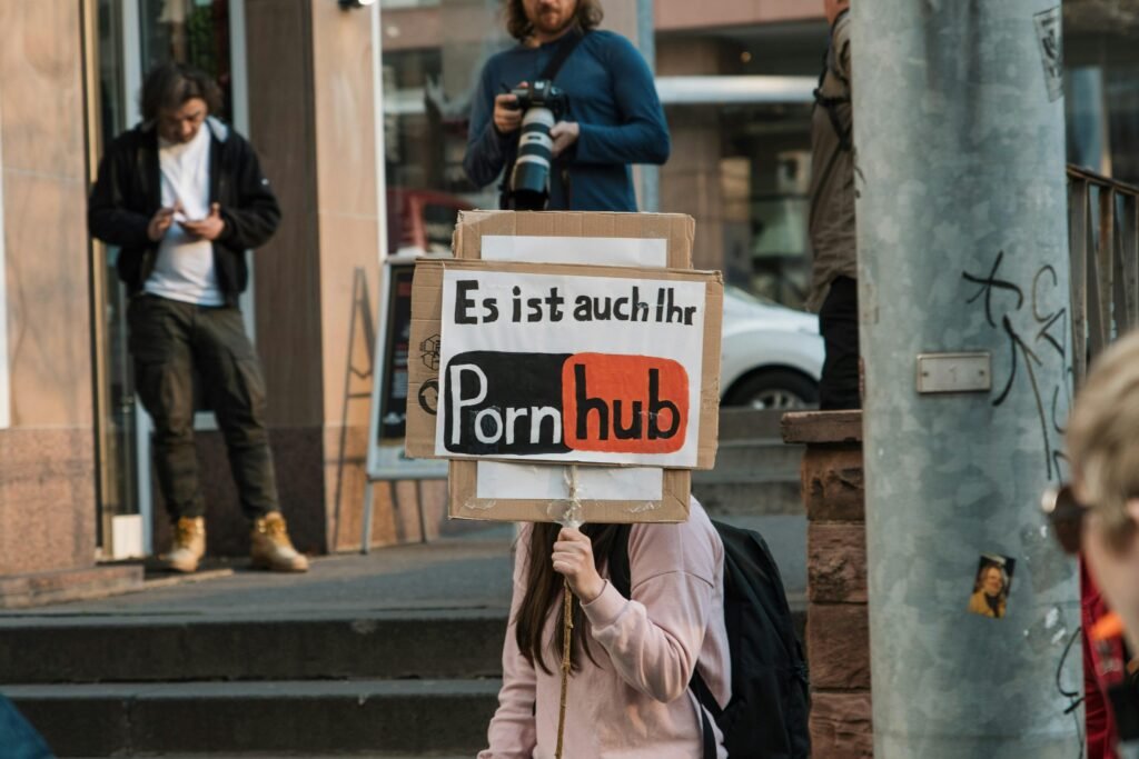 Laptop mit geöffneter Buffer-Anwendung zur Social Media Planung