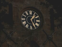 Buffer Dashboard mit Social-Media Analyse und Planungstools auf einem Desktop-Computer angezeigt