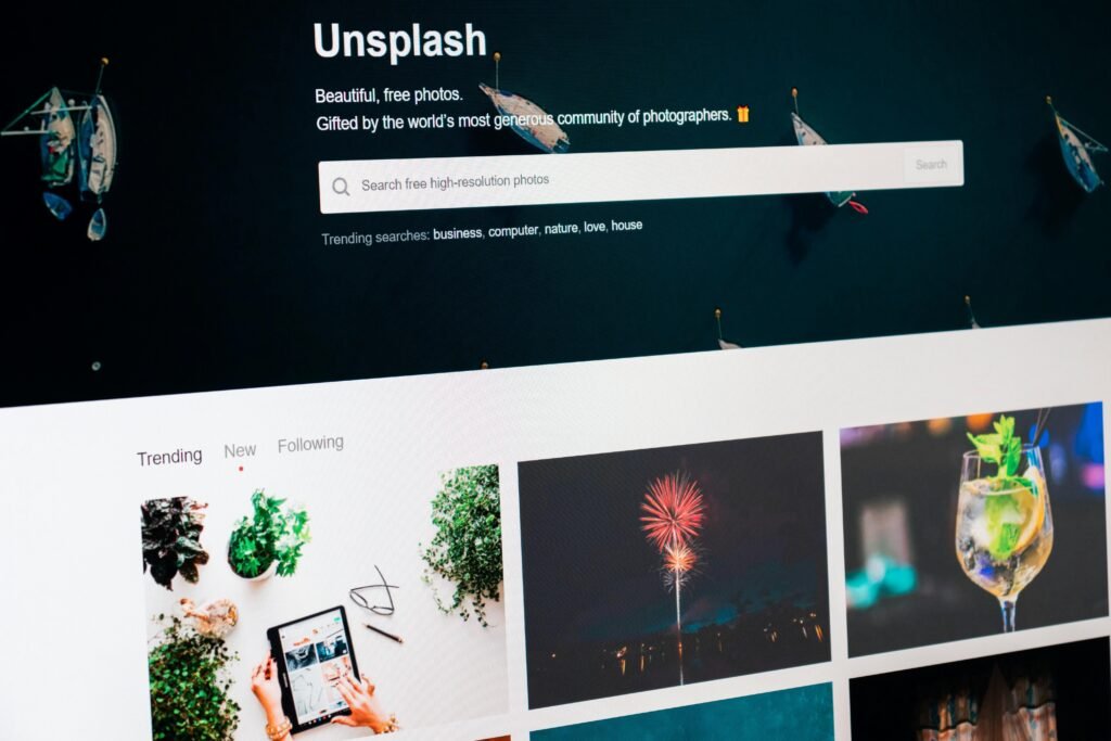 Buffer Benutzeroberfläche mit geplanter Social Media Postplanung auf Desktop und Mobilgerät