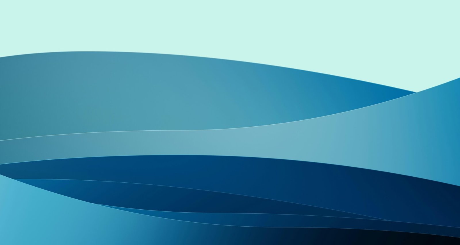 Abstrakter Farbverlauf mit weichen, blauen Wellenlinien als modernes Designelement für digitale Themen.