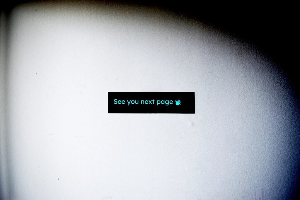 Ein Bildschirm mit angezeigter Nachricht, der die Entwicklung digitaler Kommunikationstechnologien symbolisiert