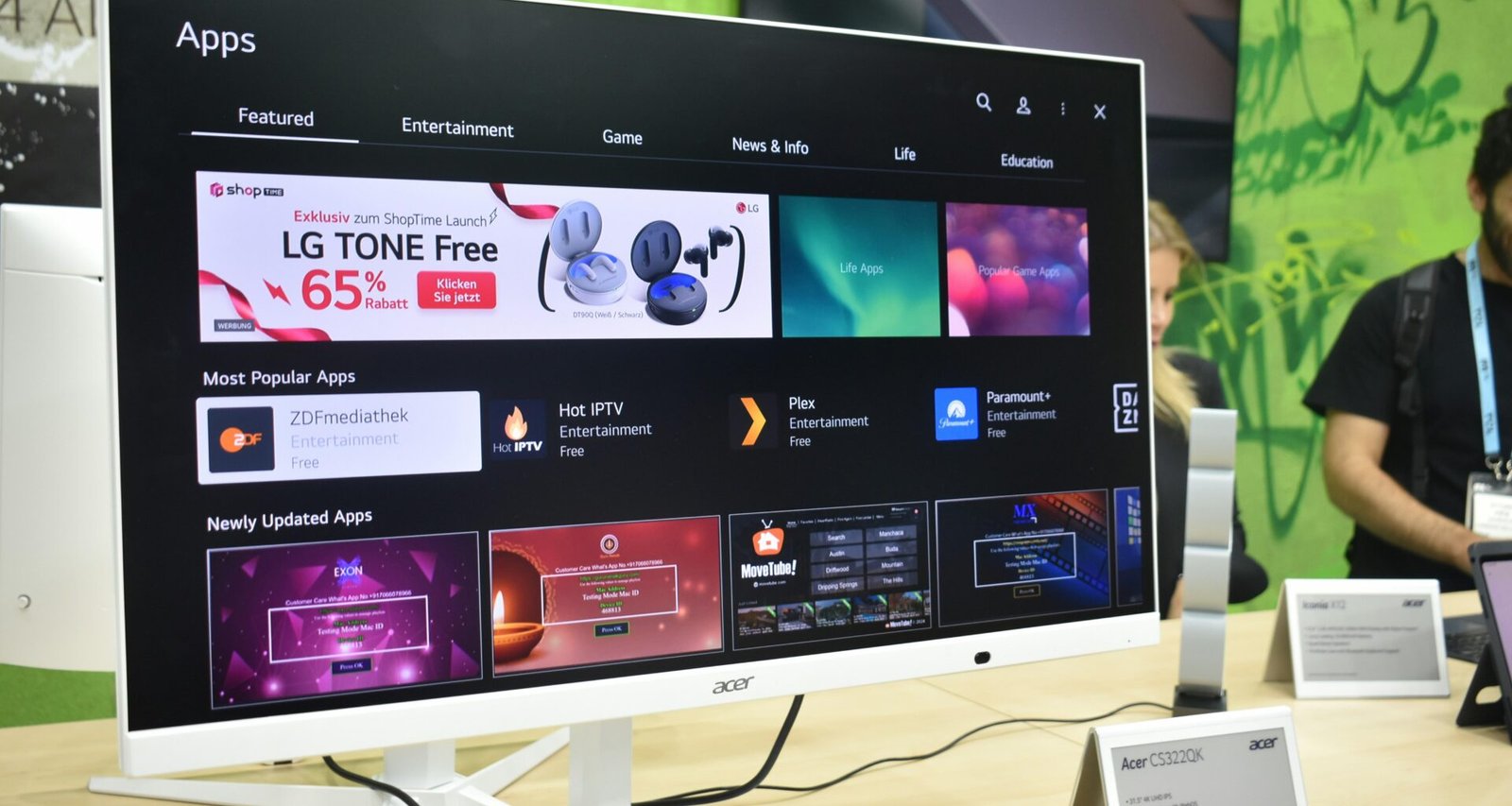 Ein Computerbildschirm präsentiert die Benutzeroberfläche eines App-Stores mit verschiedenen Softwareanwendungen.