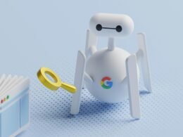 Kleiner Roboter untersucht ein geöffnetes Buch mit einer Lupe auf einem Tisch, Fokus auf Lernen und Technologie