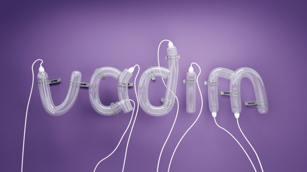 Silberne und schwarze Kopfhörer in einer Reihe, Fokus auf Design und technische Ausstattung moderner Audiogeräte.