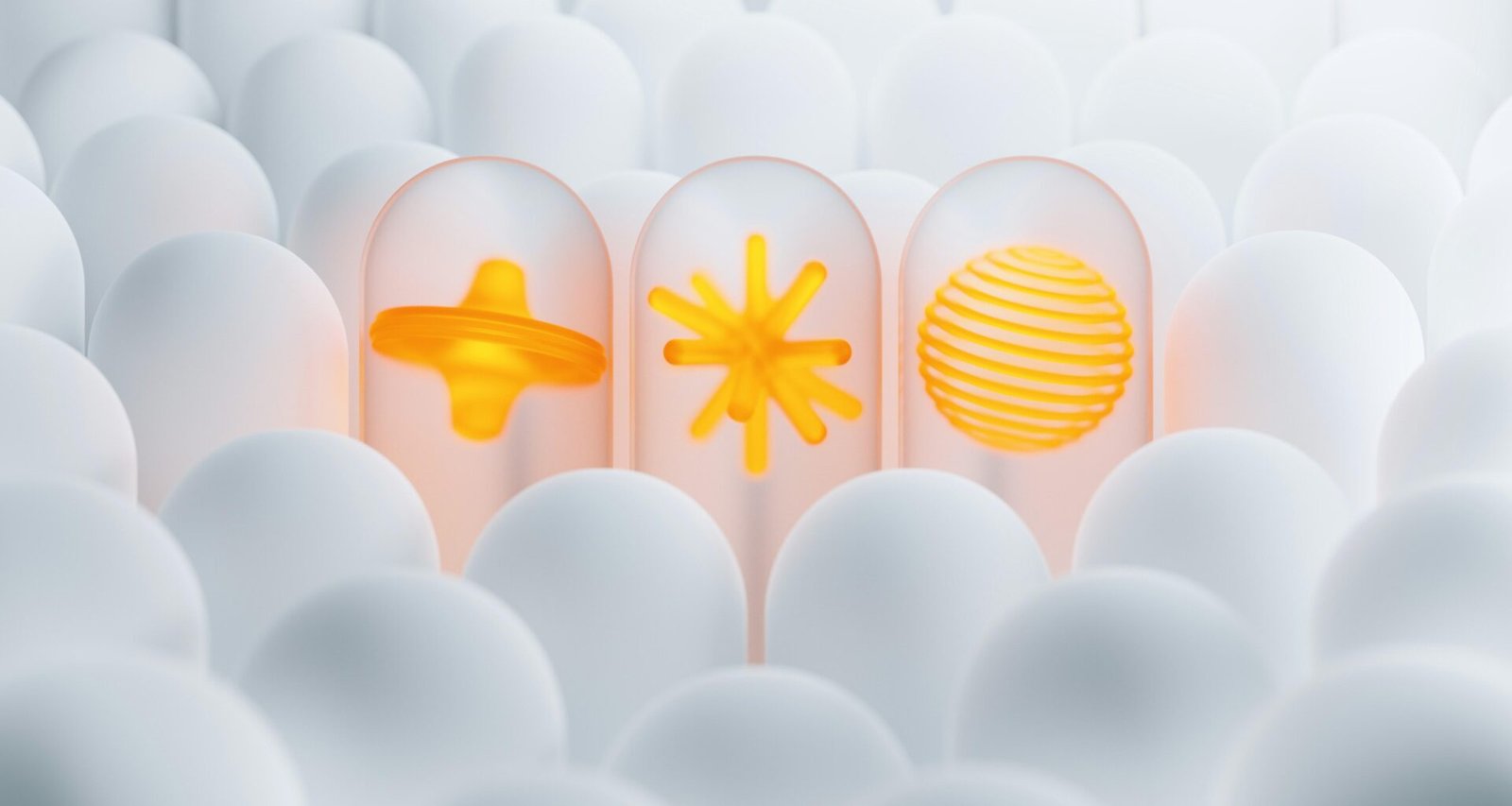 Mehrere weiße Eier mit gelben Mustern liegen arrangiert auf einem neutralen Hintergrund. Perfekt für Kreativ- oder Osterthemen.