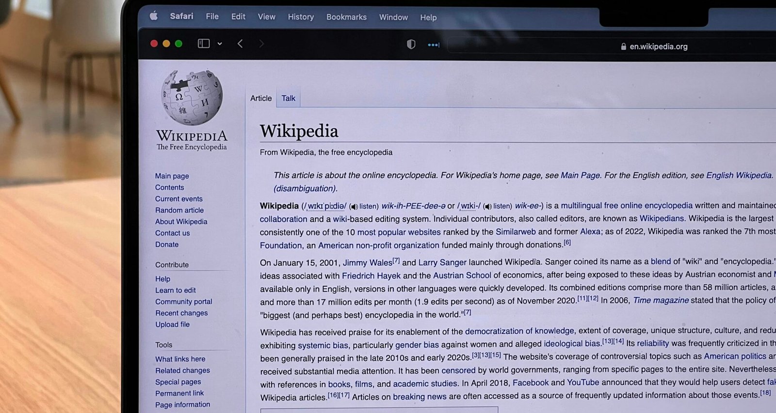 Computerbildschirm mit deutlich lesbarer Liste, die Organisation und Aufgabenverwaltung im digitalen Büroalltag veranschaulicht