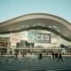 Außenansicht des Las Vegas Convention Center mit auffälligem CES-Branding während einer großen Technikmesse.