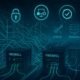 Modernes Rechenzentrum mit blau und grünen leuchtenden Datenleitungen, Firewalls und Sicherheitsvisualisierungen, die innovative digitale Sicherheitsmaßnahmen darstellen.