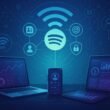 Moderne digitale Marketing-Szene mit Laptops, Smartphones und Tablets, verbunden durch Datenströme und API-Netzwerke, mit einem schwebe Spotify-Logo und Symbolen für Datenschutz und Automatisierung in futuristischen Blau- und Violetttönen.