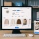 Moderner Arbeitsplatz mit Desktop, Smartphone und Regalen mit E-Commerce-Tools sowie Graphen, zeigt Instagram Business-Seiten und shoppable Content, Credit: 404 Magazine (Tobias Hager).