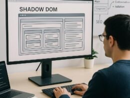 Entwickler arbeitet an einem großen Bildschirm mit komplexen Shadow DOM-Strukturen, umgeben von Laptops, Notizbüchern und einem Whiteboard mit Diagrammen zu Shadow DOM und SEO.