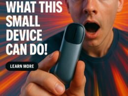 Person hält ein innovatives Gadget in der Hand, mit überrascht Blick und dynamischem, buntem Hintergrund, visualisiert Energie und Innovation