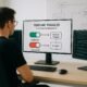 Ein Entwickler arbeitet an einem modernen Arbeitsplatz mit mehreren Monitoren, die Colorful Code Snippets und Toggle Switch Icons anzeigen, im Hintergrund Whiteboard mit SEO-Flussdiagrammen