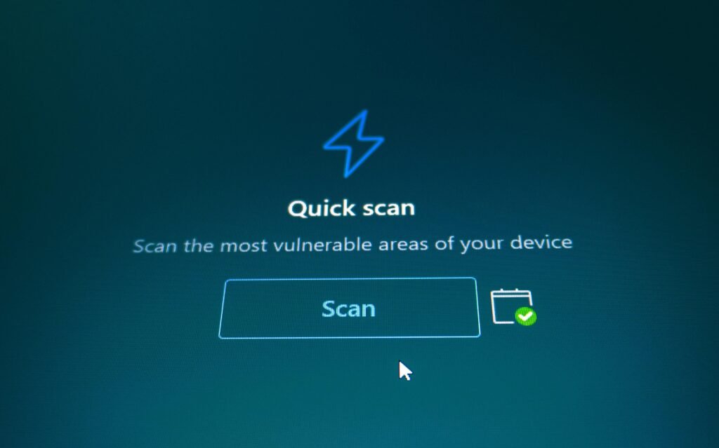 Quick-Scan-Button auf einem klaren blauen Hintergrund, Symbol für effiziente digitale Arbeitsabläufe in modernen Anwendungen