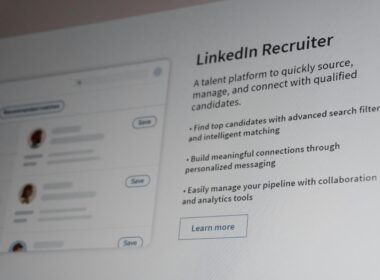 Benutzeroberfläche der LinkedIn Recruiter Talent Plattform mit Such- und Verwaltungsfunktionen.