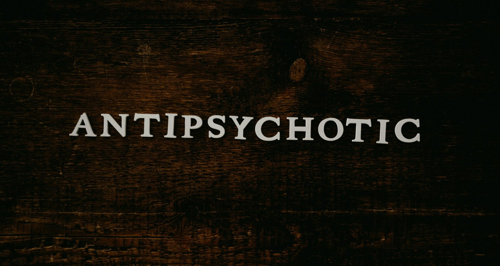 Nahaufnahme von Schrift auf weißem Papier, Symbol für digitale Textgestaltung und Content-Erstellung