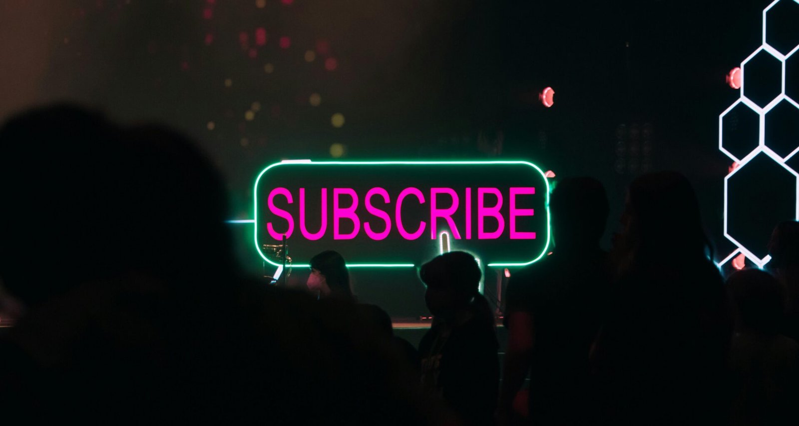 Nahaufnahme eines stilvoll gesetzten Textes mit klarer Typografie auf weißem Hintergrund