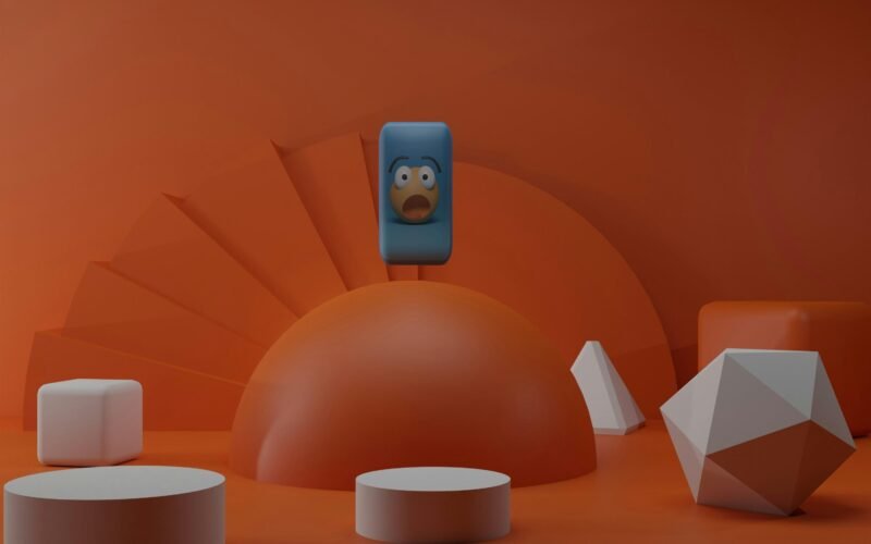 Cartoon-Figur hält ein Smartphone vor einem orangefarbenen Hintergrund und telefoniert