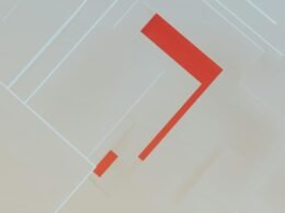 Abstrakte Komposition mit geometrischer Form und weißem Pfeil auf farbigem Hintergrund, die Navigationskonzepte im Webdesign illustriert