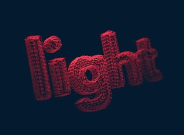 Illustration eines stilisierten roten und schwarzen Buchstaben B, modernes Design für kreative Anwendungen