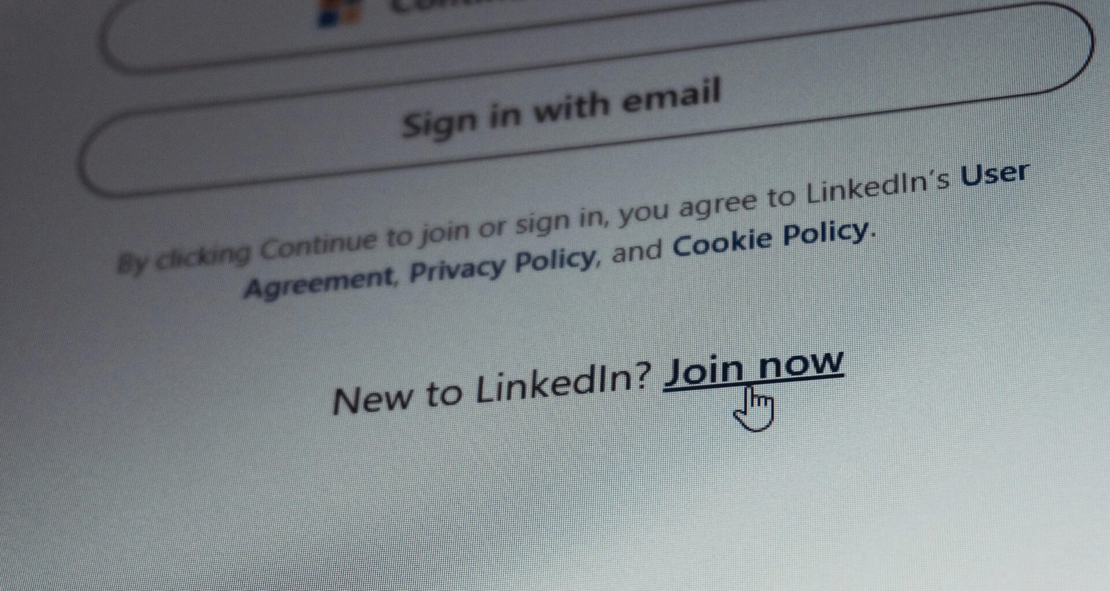 Bildschirm mit LinkedIn Login-Maske und sichtbarer Option zum Erstellen eines neuen Kontos für Nutzer